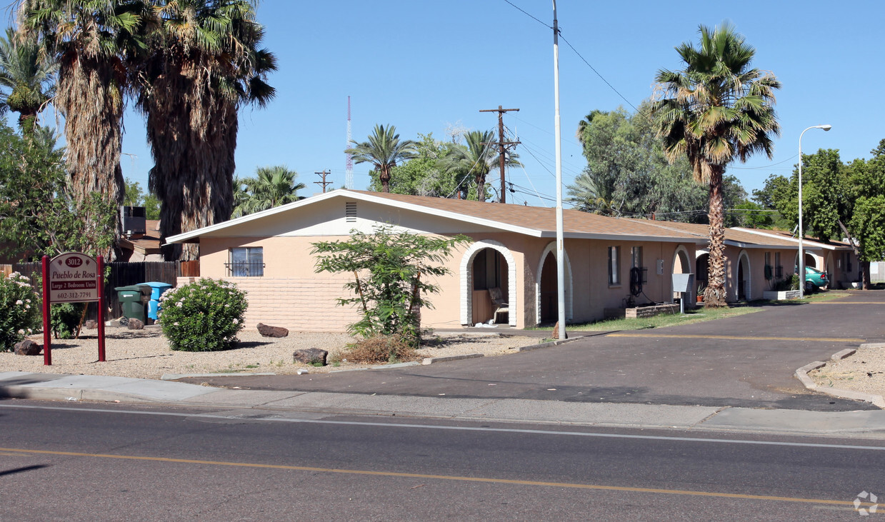 View from Street - Pueblo de Rosa