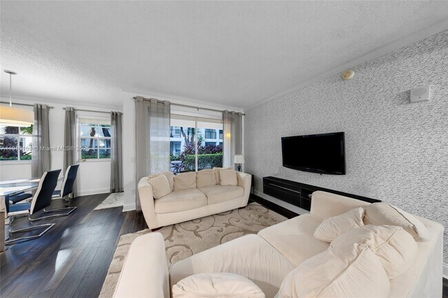 Foto del edificio - 3245 NE 184th St