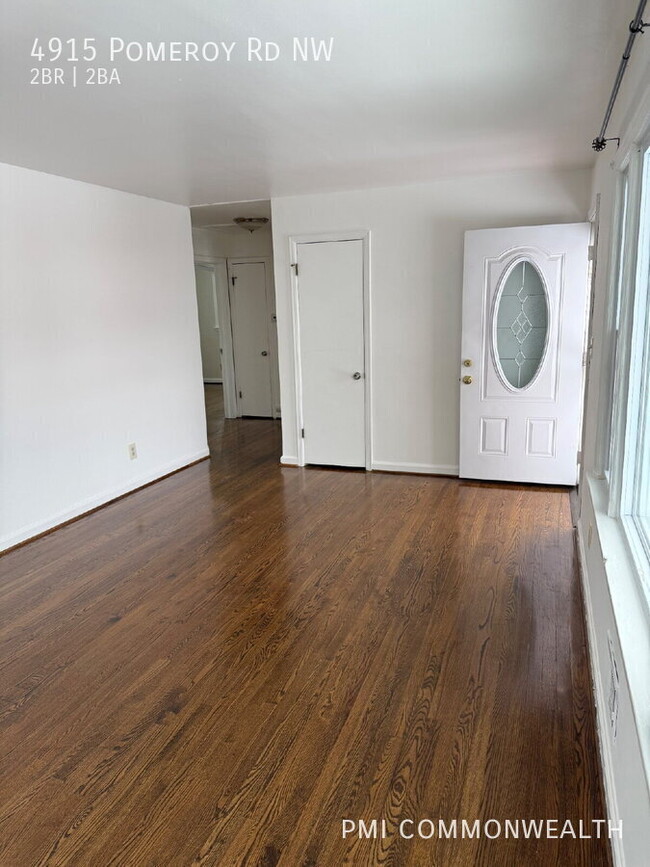 Foto del edificio - 4915 Pomeroy Rd NW