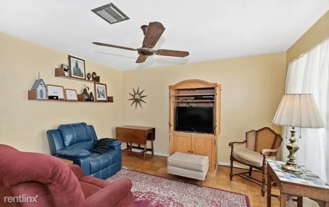 Building Photo - 3 br, 2 bath House - 935 Elkcam Boulevard ...