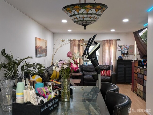 Foto del edificio - 2103 Timber Oaks Rd