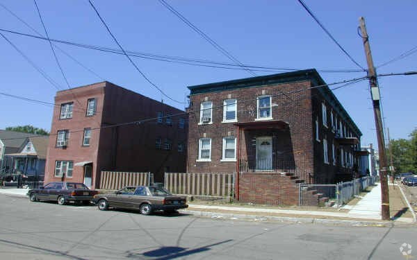 Building Photo - 197 Grant St