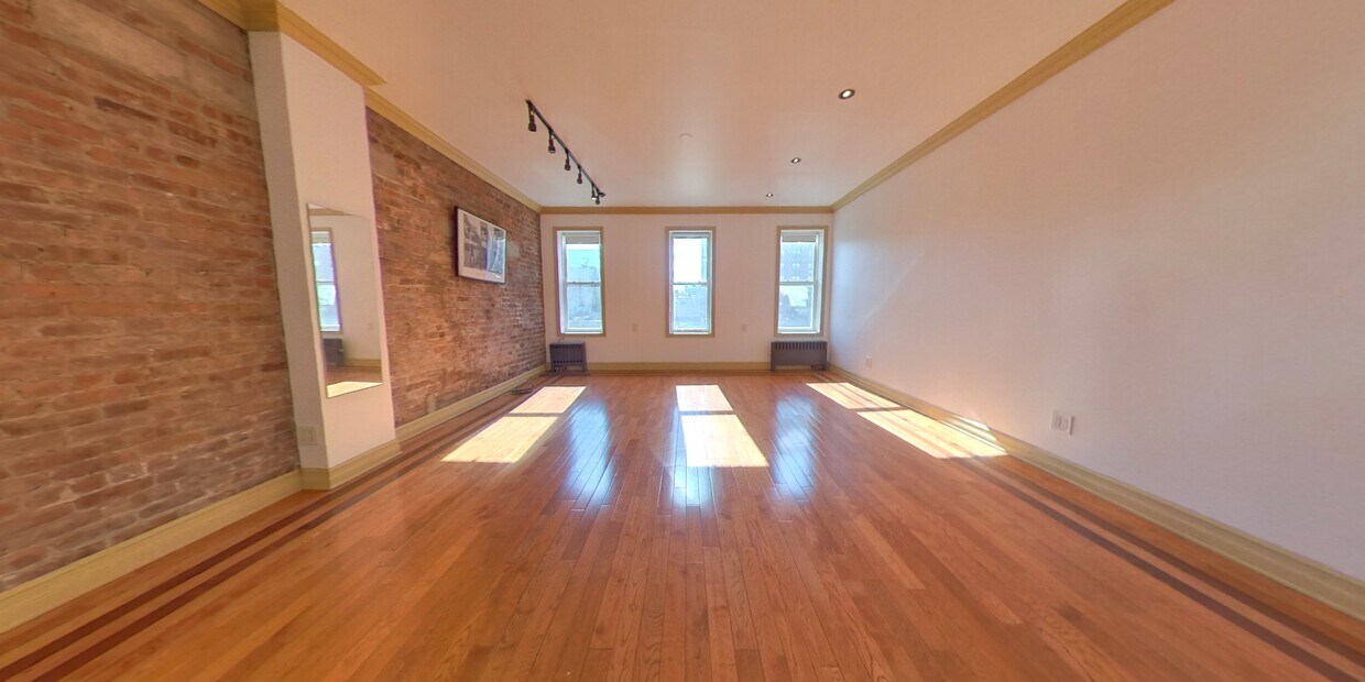 Primary Photo - 297 9th St