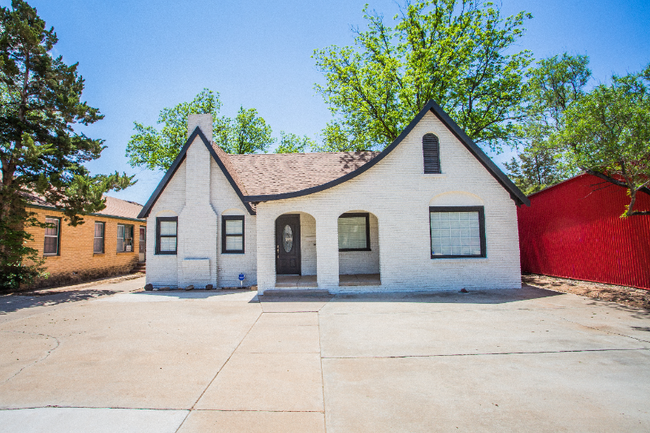 Building Photo - 2703 21st St