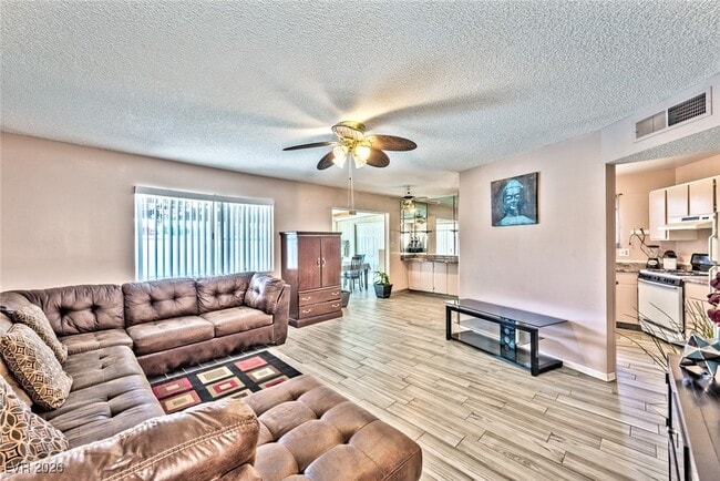 Foto del edificio - 5243 Orinda Ave