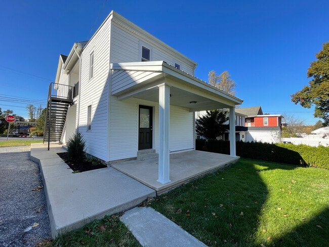 Foto del edificio - 635 S Market St