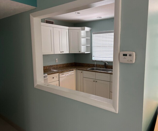 Foto del edificio - 705 Lori Dr