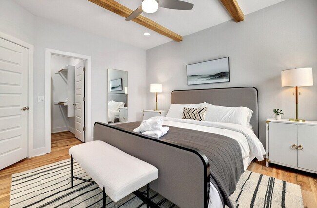 Foto del edificio - 2345 E Amherst Aly