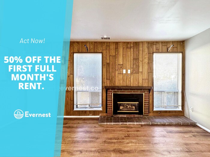 PROMO: Half Off the First Month's Rent! / 3 Bed, 1 Bath Townhome with Garage & Fenced Yard - PROMO: Half Off the First Month's Rent! / 3 Bed, 1 Bath Townhome with Garage & Fenced Yard