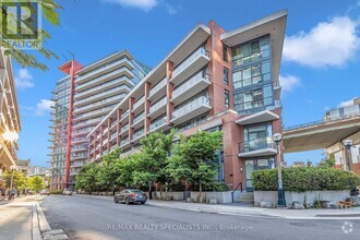 Building Photo - 50 Bruyeres Mews