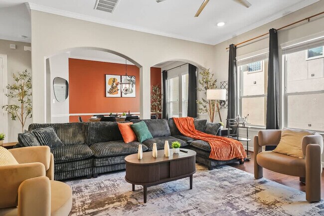 Foto del edificio - 10605 Enclave Springs Ct