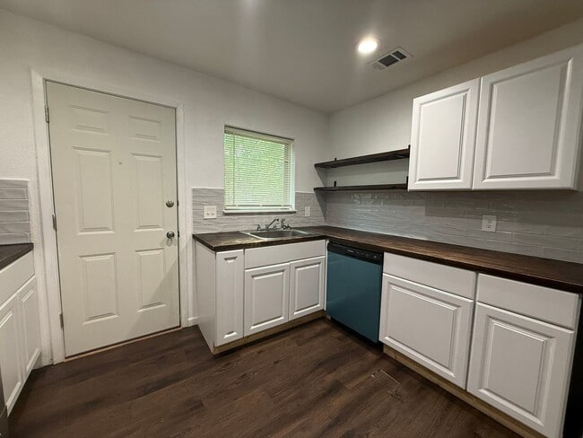 Foto del edificio - 908-910 Wells St