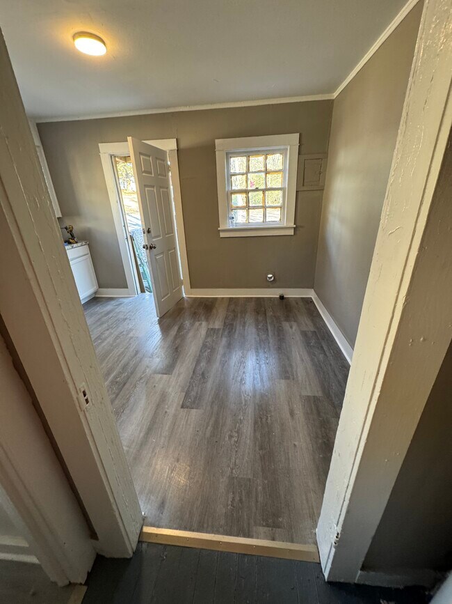 Building Photo - 2821 Gurnee Ave