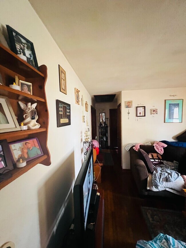 Foto del edificio - Adorable 3bdrm/1bth Brich Rancher Convenie...