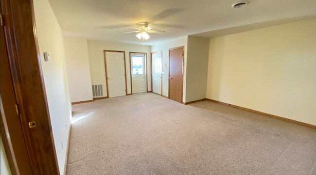 Foto del edificio - 525 Sir Benjamin Way