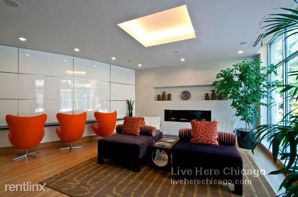 Building Photo - 1209 W Arthur Ave