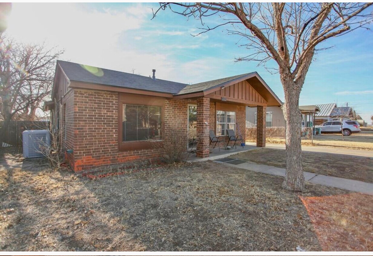 1008 Goliad St, Big Spring, TX 79720 House Rental in Big Spring, TX