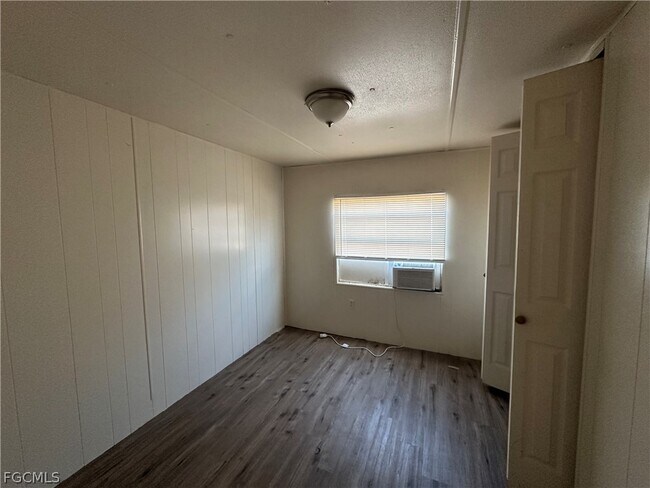 Building Photo - 8085 Tolles Dr