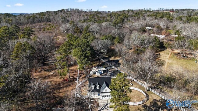 Building Photo - 324 Church St