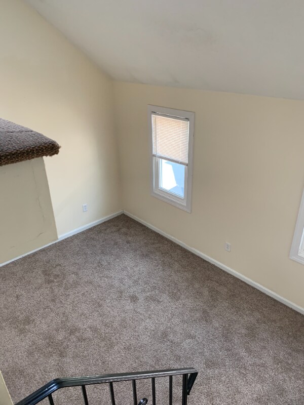 Foto del edificio - 107 University Ave