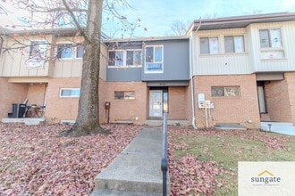 Building Photo - 4254 Cayuga Rd