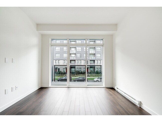 Photo du bâtiment - 15733-15785 85 Ave