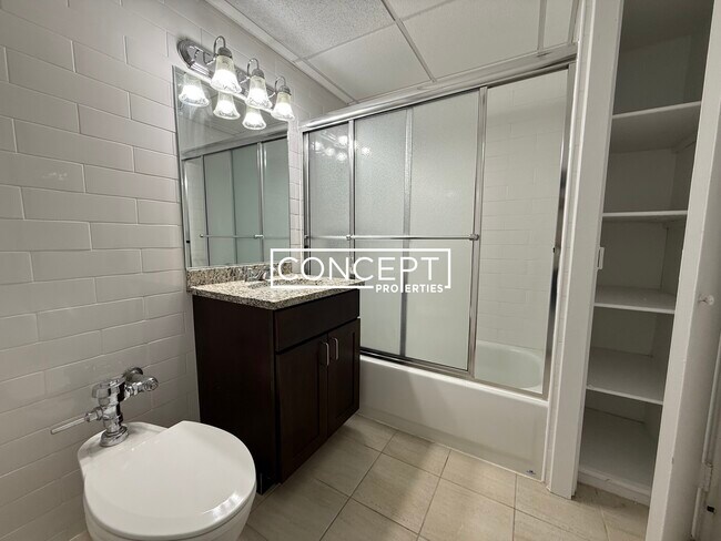 Building Photo - 62 Boylston St