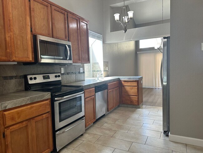 Building Photo - Completely remodeled home near Mountain Vi...