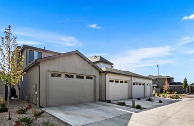 Building Photo - 4422 E Parkcenter Blvd