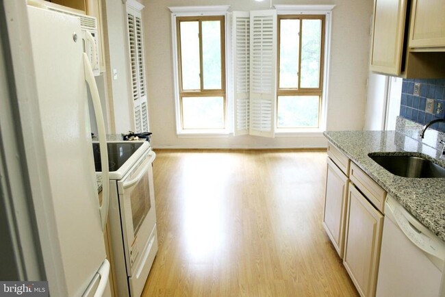 Foto del edificio - 561 Florida Ave