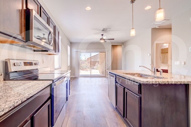 Building Photo - 1263 E Denvil Dr
