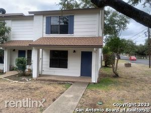 Primary Photo - 2 br, 1.5 bath Townhome - 309 W Highland Dr