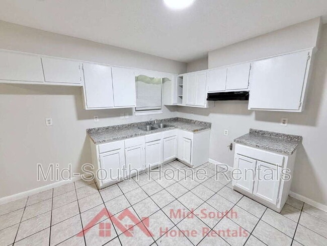 Building Photo - 5151 Corkwood Dr