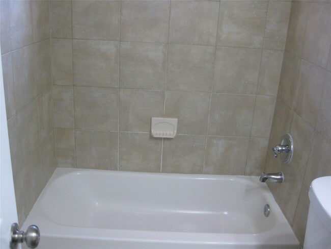 Foto del edificio - 3010 Oakdale St