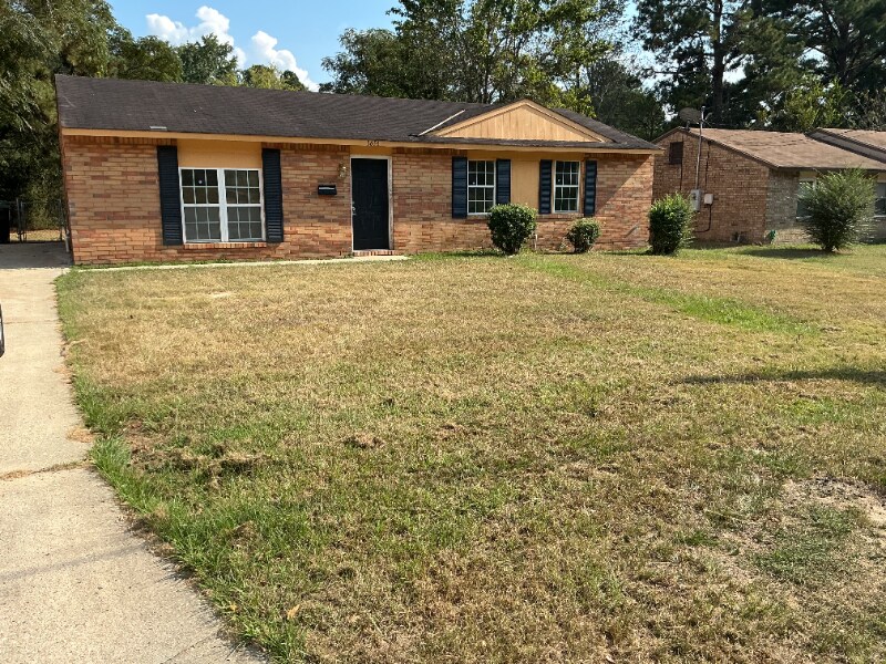 Foto principal - 3656 Surrey Ln