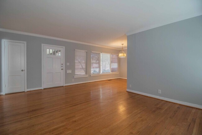 Foto del edificio - CHARMING 2 Bedroom, 1 Bathroom Arlington H...