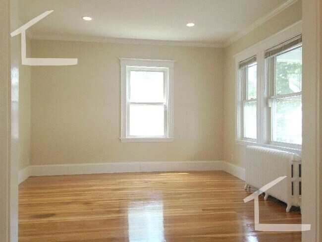 Building Photo - 4 Bedroom