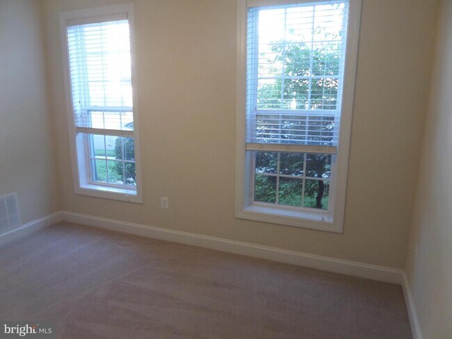 Foto del edificio - 15998 Greymill Manor Dr