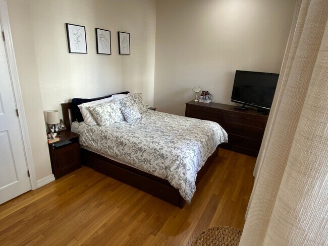 Foto del edificio - South Boston 2 Bed – W/D in Unit – Private Deck – Pet Friendly – 9/1