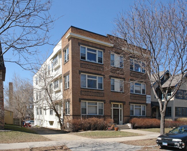 Building Photo - 2530 Dupont Ave S