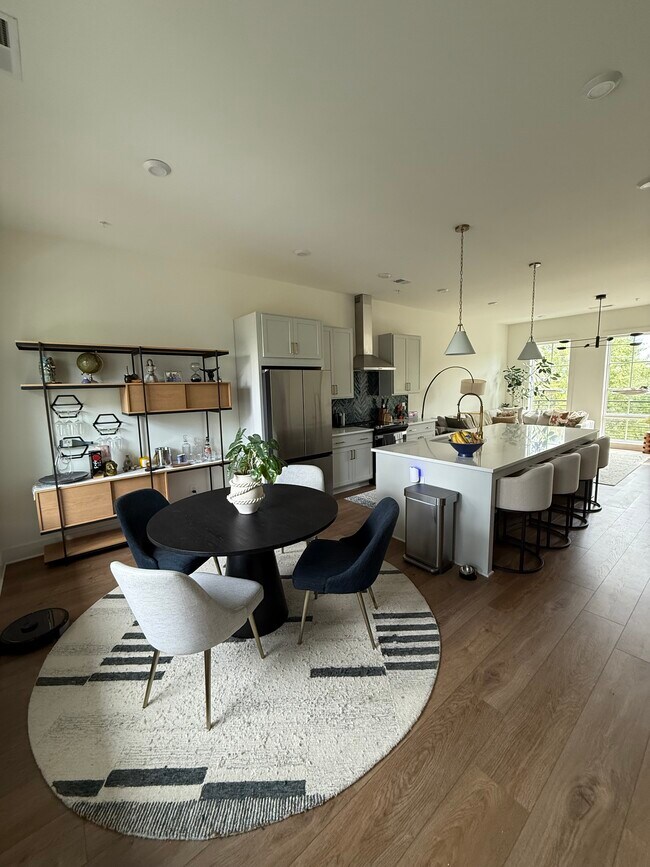 Photo - 1276 Longreen Ter NW Apartment