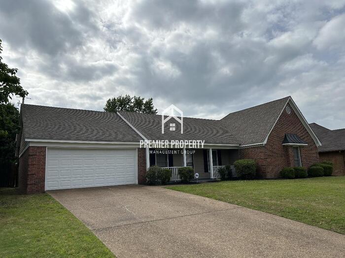 Foto principal - 4259 Creek Manor Cove