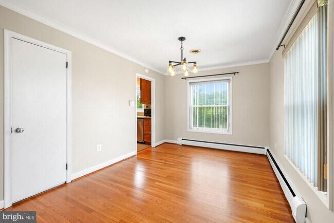 Building Photo - 8005 Murray Hill Dr