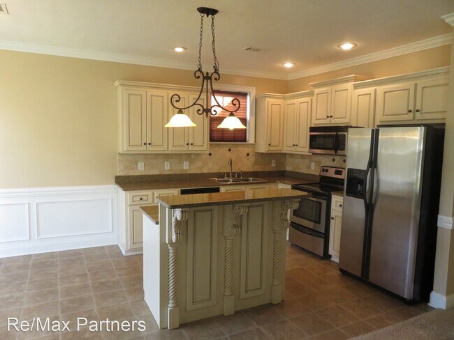 Building Photo - 3 br, 2.5 bath House - 2067 Dundee Way