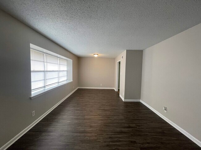 Building Photo - 5124 Craigmont Dr
