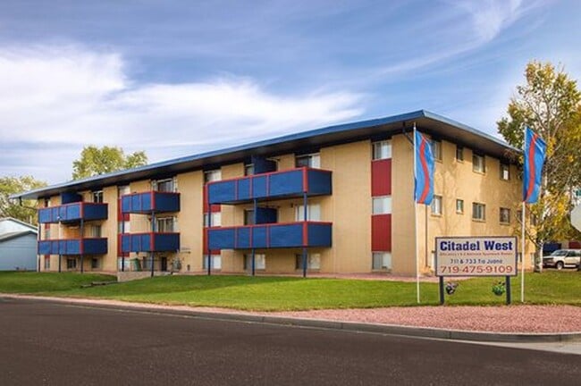 Building Photo - Citadel West