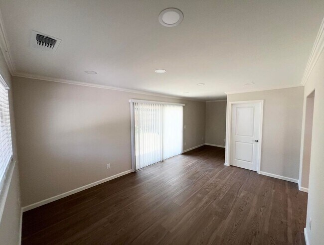 Foto del edificio - Spacious ADU For Rent in Carmichael, CA