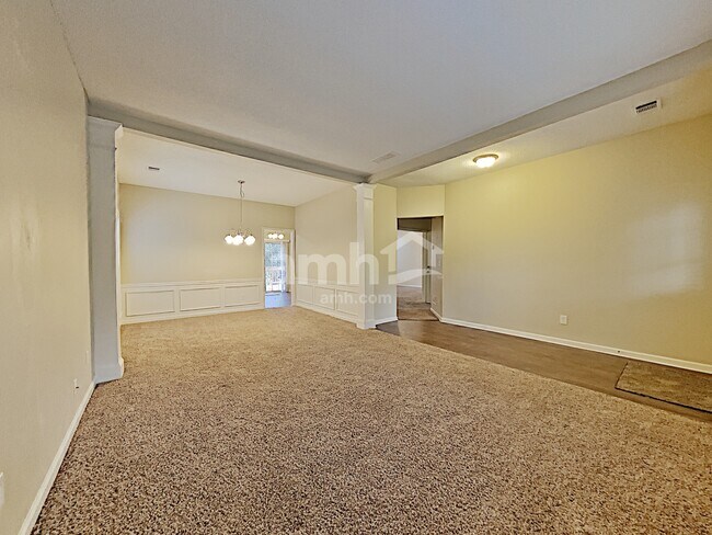 Foto del edificio - 320 Cadeleigh Court