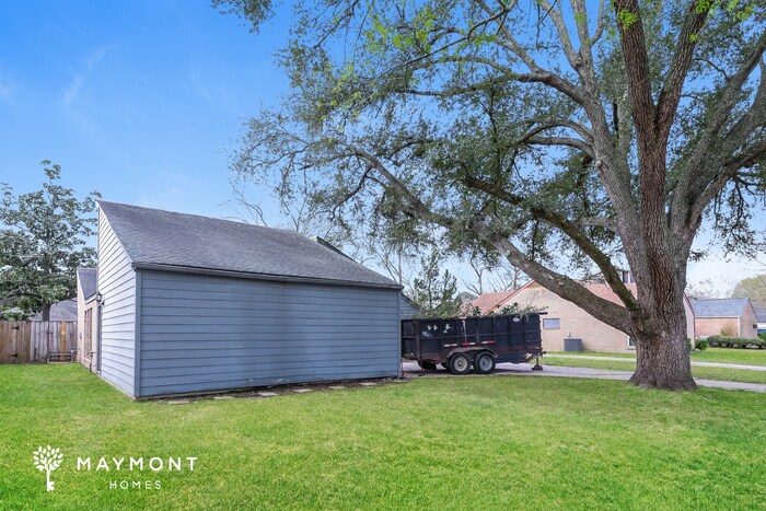 Building Photo - 15907 Red Willow Dr