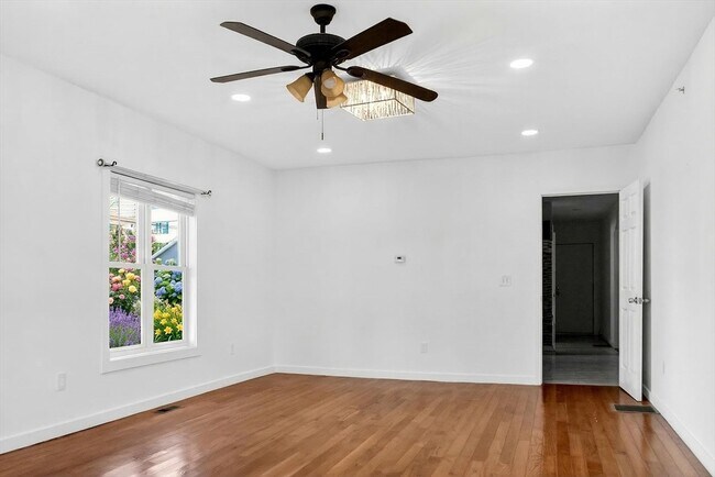 Foto del edificio - 247 Pilgrim Ave